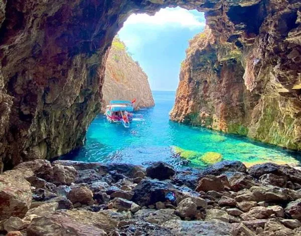 Kemer: Porto Genoese-Sazak Bays Boat Trip With Lunch & Mud Baths