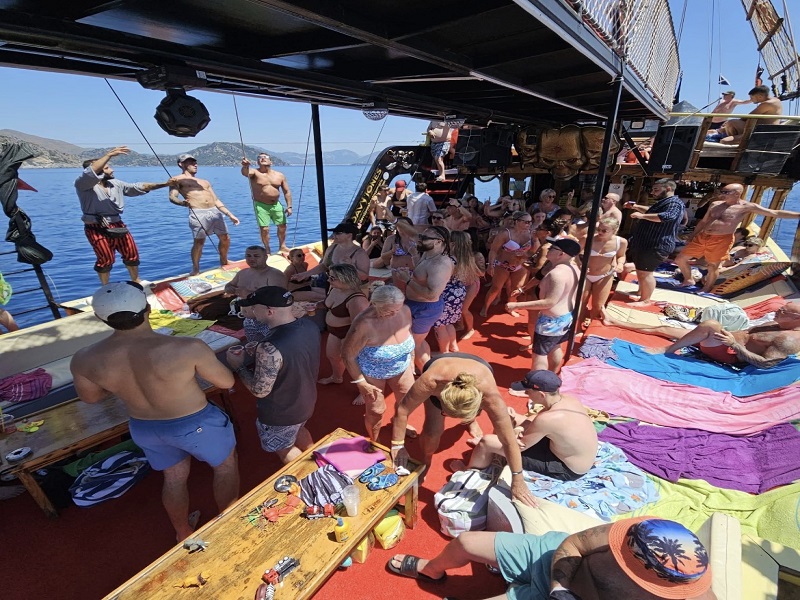 Full Day Pirate Boat Tour in Marmaris with Lunch - Image 9