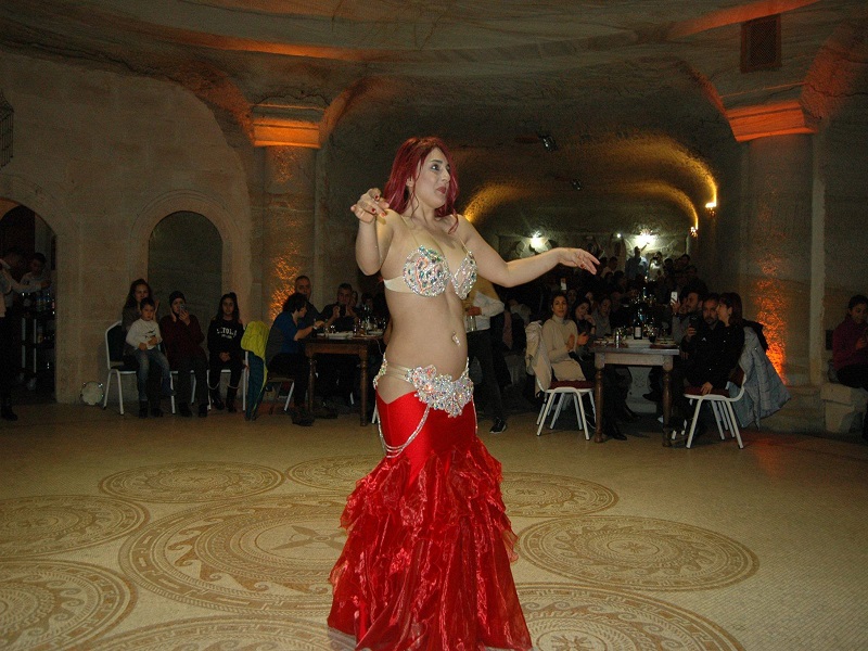 "1001 nights" oriental Turkish Night entertainment with dinner in Icmeler - Image 3