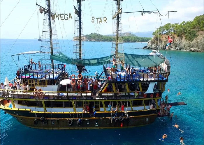 Kemer pirate boat trip is an exciting tour for adults & kids - Image 12