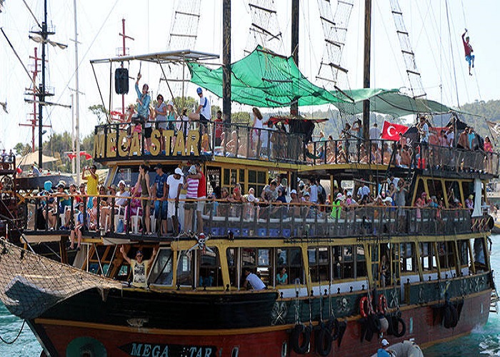 Kemer pirate boat trip is an exciting tour for adults & kids - Image 13