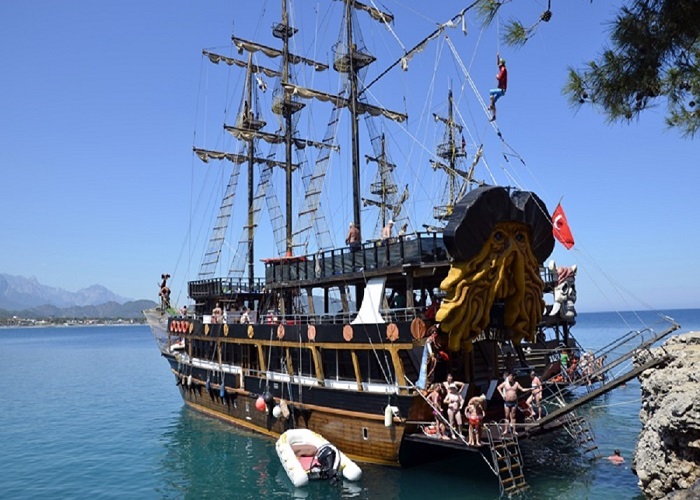 Kemer pirate boat trip is an exciting tour for adults & kids - Image 9