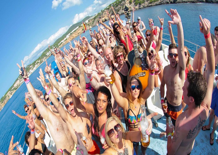 Kemer pirate boat trip is an exciting tour for adults & kids - Image 1